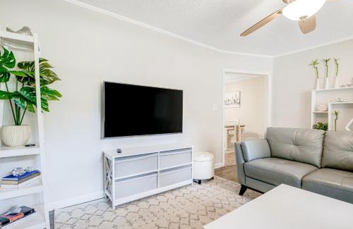 Charleston House | 1168 Wyndham Rd