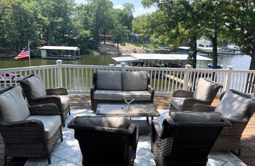 Sunrise Beach House | 11mm LakeFront House in Calm Cove Large Private Dock