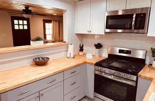 Bandera House | 11th Street River House