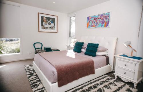 Port Campbell Apartment | 12 Apostles Accommodation Anchors Beach House with sea views