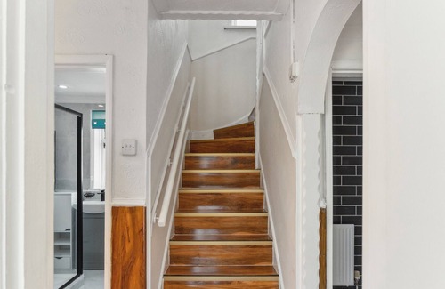 Bramley House | 12 Broadlea Rd