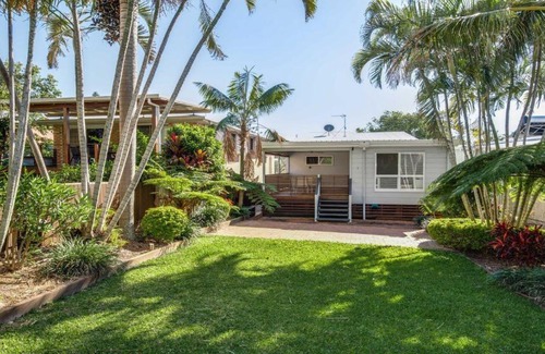 Moffat Beach House | 12 Bryce Street Moffat Beach QLD
