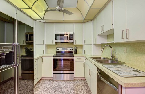 Trailer Estates Cottage | 12 Mi to Beach: Cottage w/Pool in Bradenton