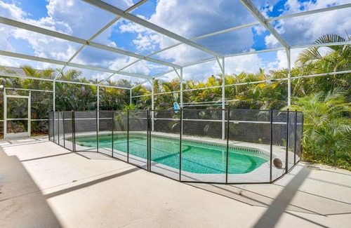 Lake Davenport Estates House | 12 Mi to Disney World Poolside Paradise!