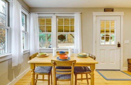 New London House | 12 Mi to Mt Sunapee Ski Resort Cozy Cottage!