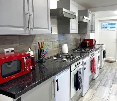 Havering Park Apartment | 12 Penn Gardens - Apart 4