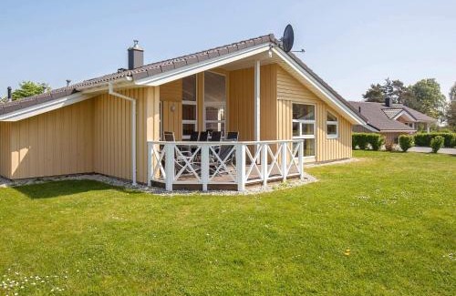 Lensterstrand House | 12 person holiday home in GROEMITZ