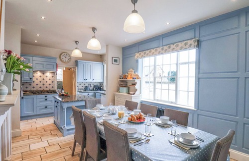 West Cliff Cottage | 12 St Hilda's