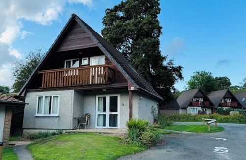 Saint Breward Villa | 120 Hengar Manor Cozy Villa - Onsite Indoor Poolnn
