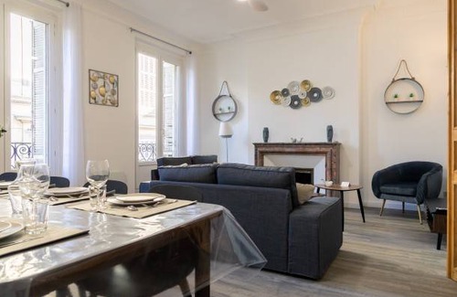 Prefecture Apartment | 120 m² Apartment ∙ 4 bedrooms ∙ 8 guests
