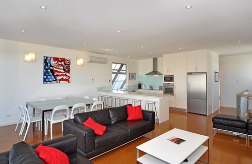 Hayborough House | 120 Seagull Hayborough Wi-Fi Beach Pet Friendly
