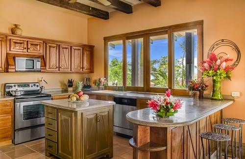 Dominicalito Villa | 127 5 STAR REVIEWS, SUNSETS 365, INFINITY EDGE POOL, WHITE WATER OCEAN VIEW