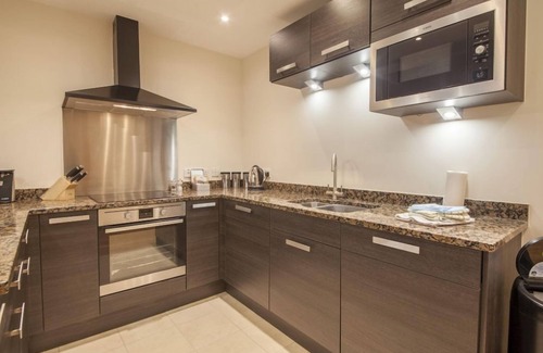 Kenmore Cottage | 12B Maxwells - sleeps 4 guests in 2 bedrooms