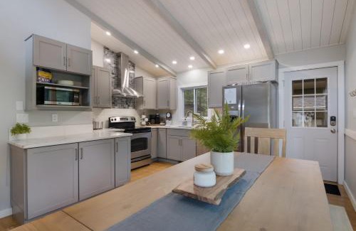Rapid City House | 12pm CHECK OUT WINTER Schuss Mountain