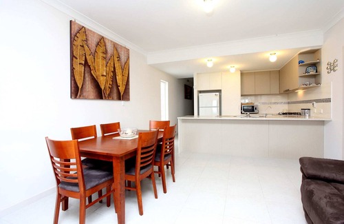 Hayborough Apartment | 13 Elliot Ave - Pets Negotiable