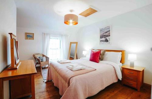 Aberaeron House | 13 Tabernacle Str - Bear Holiday Homes
