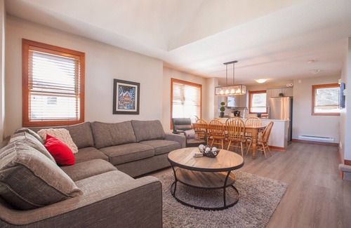 Blackcomb House | #13 Treeline Stylish 3 bedroom townhome located slope side on Blackcomb Mountain
