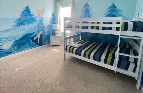 Loughman Resort | 14 Bd Resort up to 29 ppl w/Pool/Theatre/gameroom 6140