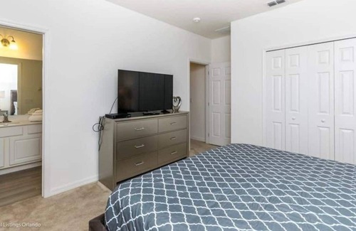 Loughman Resort | 14 Bd Resort up to 29 ppl w/Pool/Theatre/gameroom 6140