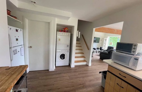 Carling Cottage | 140 Acre Secluded Cottage Retreat 2Br+1 in Muskoka