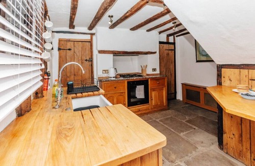 Henley-on-Thames House | 1400 Cottage An Enchanting Unique Stay - From 120 Per Night