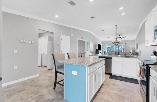 Punta Gorda Apartment | 14060 Heritage Landing Unit 322