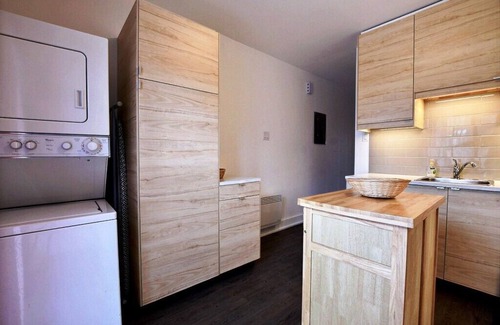 Rosemont-La Petite-Patrie Apartment | #141 Bright,Comfortable & Renovated APT in Rosemont