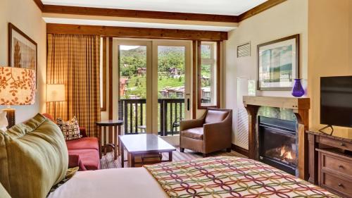 Stowe Area Resort | 1428 Lodge At Spruce Peak Ski In Ski In Ski Out King Studio By Stowe Mountain Rentals