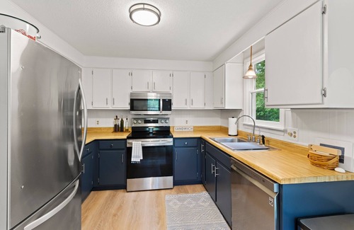 Sandwich House | 15 Courtland Drive - Charming modern home, pet-friendly, short drive to beach