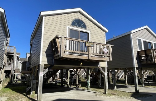 Hatteras Condo | 15 Don't Worry Be Happy Studio Bedroom Condo by RedAwning
