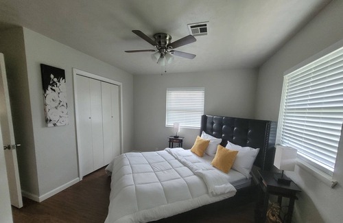 Moore House | 15 min from University Of Oklahoma