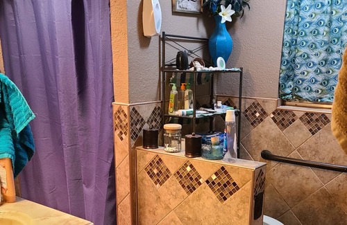 Hurst House | 15 mins to DFW airport! 1bedroom private yard