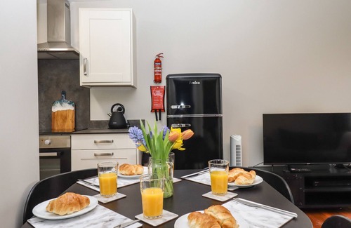 Kilkhampton Cottage | 15 THE PARK, pet friendly, with a garden in Kilkhampton