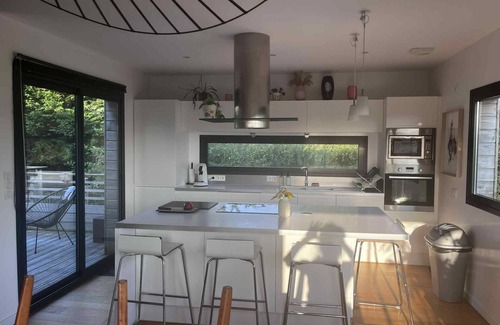 Landunvez House | 150 m² wooden family house with 3 terraces, close to the sea and surf spots!