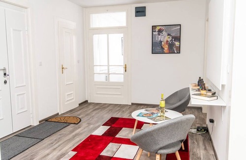 Old Town Apartment | 150sqm Apartment with 4 units! GREAT FOR GROUPS