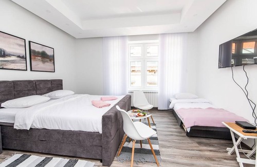 Old Town Apartment | 150sqm Apartment with 4 units! GREAT FOR GROUPS