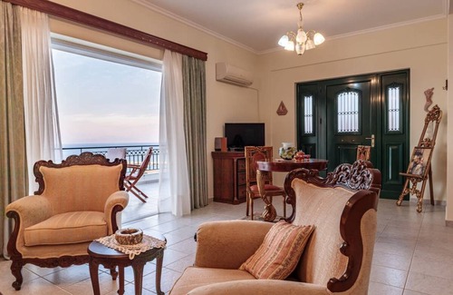 Koroni House | 151 m² House ∙ 2 bedrooms ∙ 6 guests
