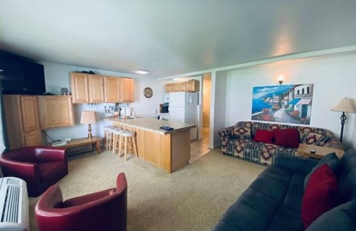 Quincy Condo | #159 Condo near large pool & shuttle to Gorge Amp-book separately