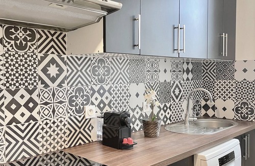 Pere Lachaise Apartment | 1593 Charonne