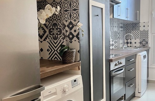Pere Lachaise Apartment | 1593 Charonne