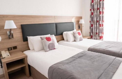Le Cannet Hotel | 15min de la Croisette | Chambre + Piscine Rooftop