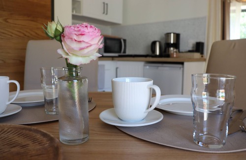 Murs-Erigne Bed & Breakfast | 15mn from Angers center - 28m² cottage - in the heart of nature, pond view.