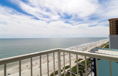 Golden Mile Condo | 15th Floor Luxury, with Ocean Views and Breakfast