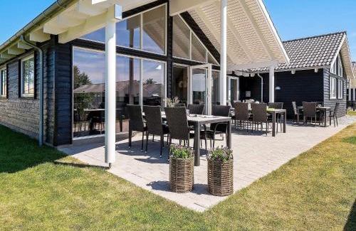Olpenitz House | 16 person holiday home in Hasselberg