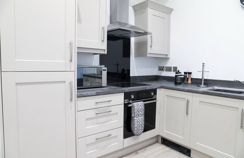 Liverpool City Centre Apartment | 16 Queen Avenue