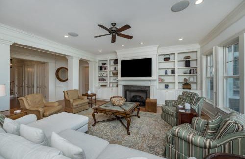 Vanderhorst Plantation House | 161 Flyway Drive by Akers Ellis Rentals