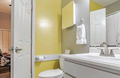 Central Business District Apartment | 161 State St Unit A (Lower Right) · Amazing Downtown Duo! 2 Bed / 1.5 Baths. 1100Sq FT