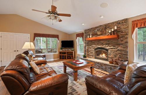 River Forest Acres House | 164 Jillian - Private peaceful retreat