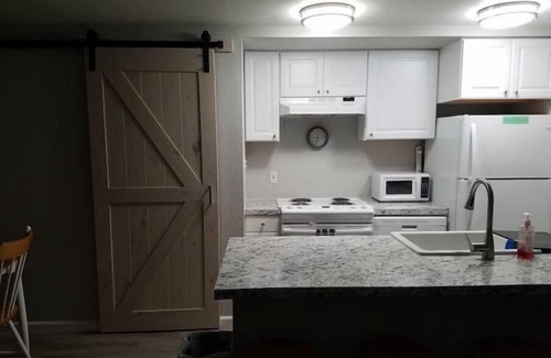 Quincy Condo | #165 Condo w/large pool & shuttle to Gorge Amp-book separately
