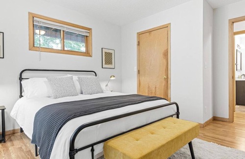 Merriam Park House | 1663 Selby · Capital Charm: Large Group Getaway
